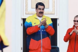 トランプのタックル避け、仮想通貨でトライしたい大統領、経済封鎖のスクラムに挑む ― 法定通貨とは「ノーサイド」のベネズエラ？