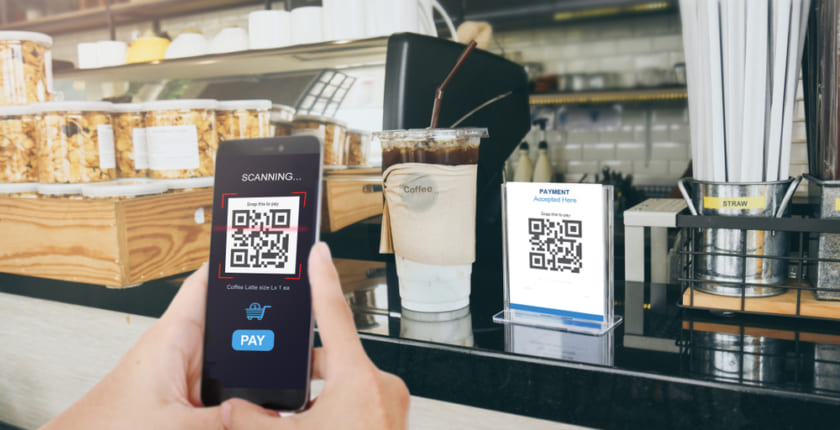 QRコード決済4社比較、PayPayが利用店舗数で圧倒──d払い、楽天Pay、LINE Payは？