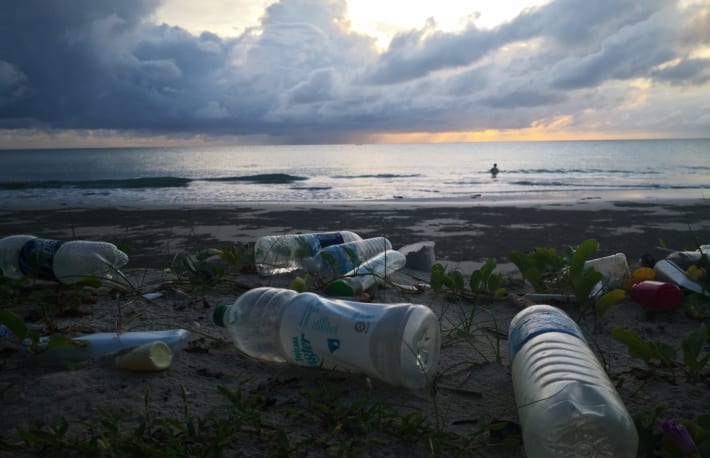 プラスチックリサイクルの価値が上がる──気候変動にブロックチェーンは有効か