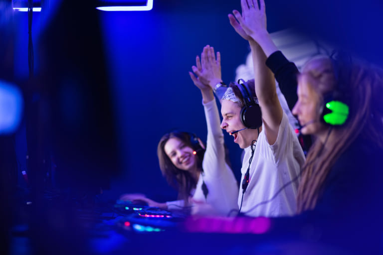 【eスポーツ】世界で拡大、2年後には3000億円産業?──タイムチケットが新サービス「いぽすた」で取り組む意義