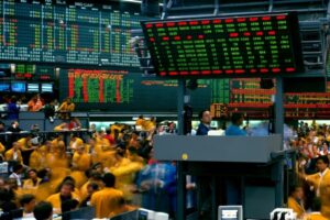 米国債利回り低下でビットコイン先物に資金流入か：市場関係者