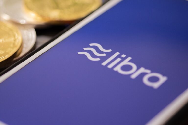 フェイスブック主導のリブラ、ドル連動型デジタル通貨を1月にローンチか:FT