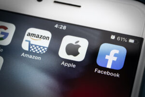 巨大IT企業がより巨大化した未来とは？──未来学者エイミー・ウェブ氏に聞く
