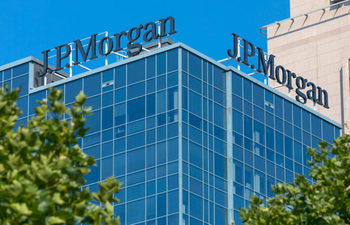 ビットコインの資金、ゴールドから流入──構造的な逆風に苦しむゴールド:JPモルガン