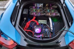 BMWのスポーツカー、トランクにはマイニング機器──暗号資産ユーザーの風変りな日常 BMWのスポーツカー、トランクにはマイニング機器──暗号資産ユーザーの風変りな日常