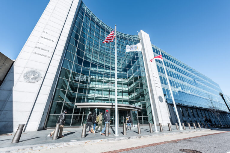 SEC、暗号資産関連株ETFを承認