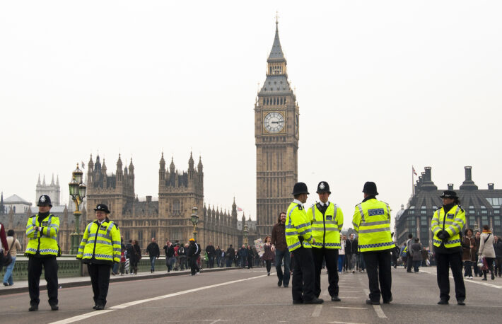 英警察、10代の若者から3億円以上の暗号資産押収