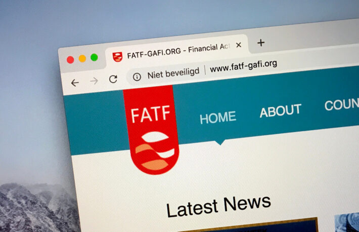 FATFがガイドラインを更新：DeFi、ステーブルコインへの対応は？