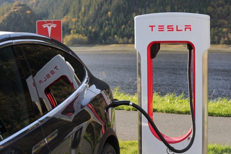 ドージコイン上昇、イーロン・マスク氏がテスラでの決済受け付けを表明