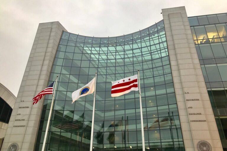 SEC、ビットコイン関連ETFの判断を再度延期──アーク21シェアーズとテウクリウムの申請