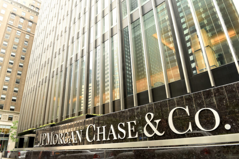 ビットコインは年末までに6万ドル以上、顧客の55%が予想:JPモルガン