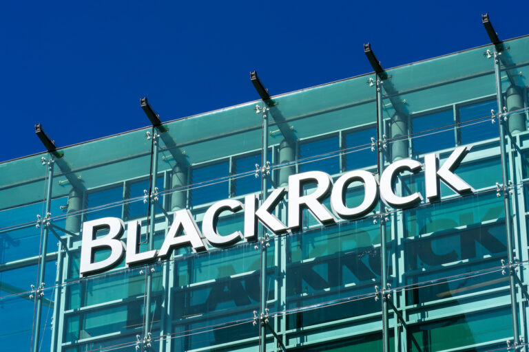 米ブラックロック、暗号資産取引サービスを計画:関係者