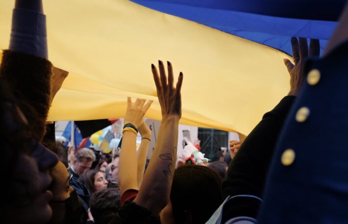 ウクライナ国旗のNFT、約8億円を調達──DAOが販売主導