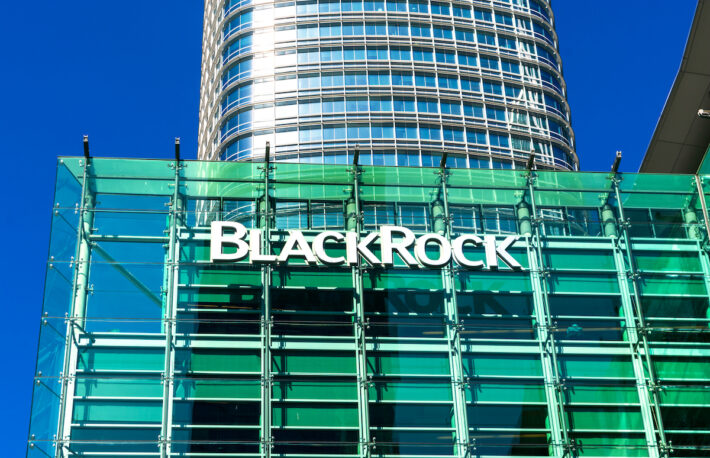 米ブラックロック、暗号資産取引サービスを検討：フィンクCEO