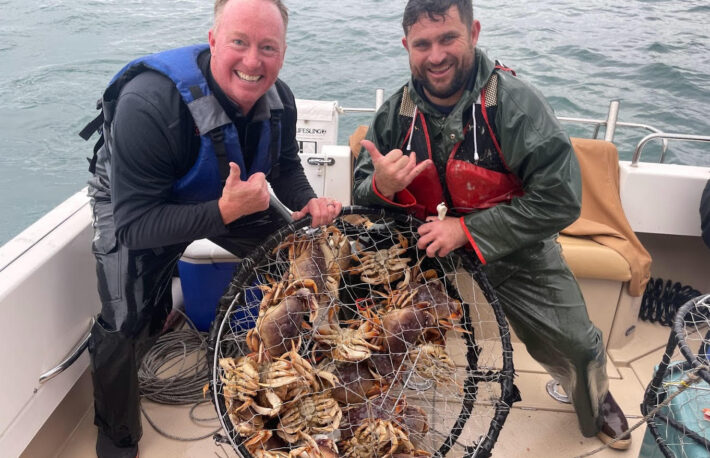 米西海岸のカニ漁に追跡デバイスを使う：消える捕獲カゴを追う