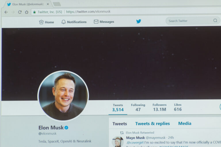 イーロン・マスク氏、ツイッター株9.2%を取得──同社株価とドージコインが上昇