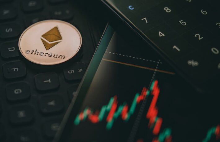 Mergeを前に取引手数料が低下したイーサリアム、問題点も?