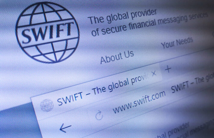 SWIFT、暗号資産と伝統的資産を扱えるネットワーク構築へ──チェーンリンクと連携して概念実証