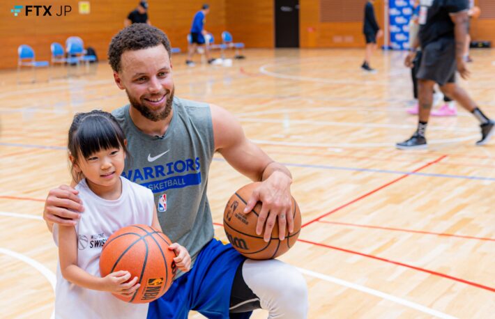 FTXとNBAスターのカリー選手、都内でチャリティイベント──暗号資産×スポーツのブランド戦略