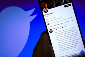 マスク氏とツイッター：ソーシャルメディアが抱えるジレンマ【コラム】