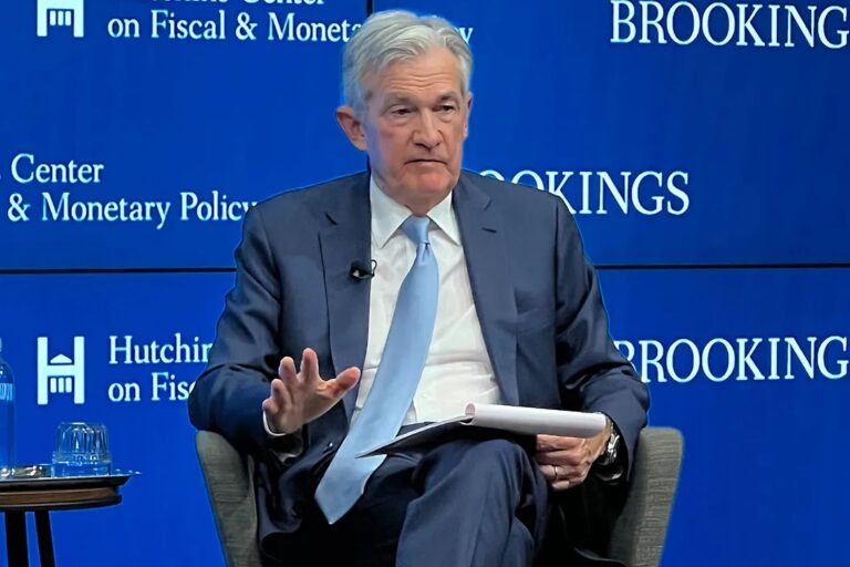 パウエルFRB議長、12月の利上げ減速を示唆──ビットコイン上昇