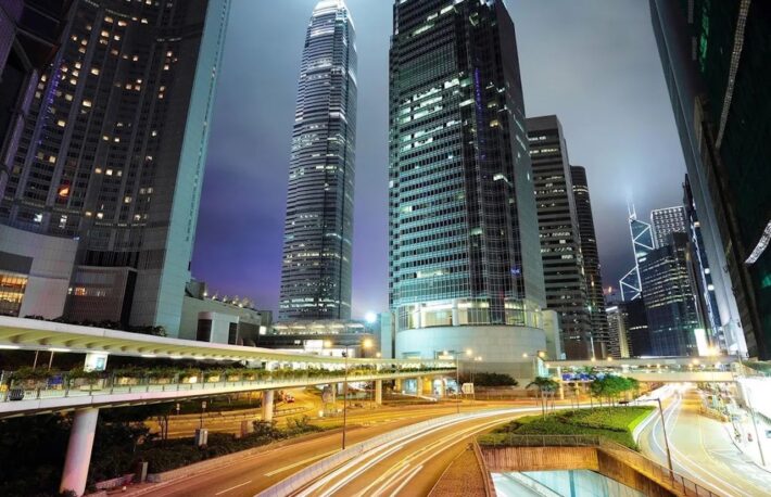香港規制当局のアプローチ、資本と人材をアジアに呼び込む可能性:調査報告