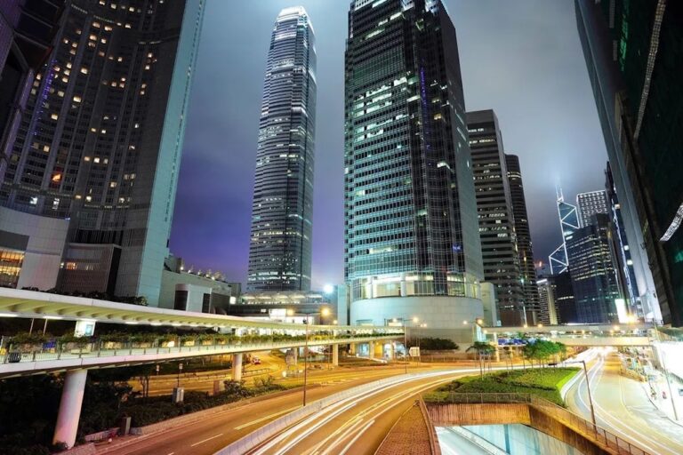 香港規制当局のアプローチ、資本と人材をアジアに呼び込む可能性:調査報告