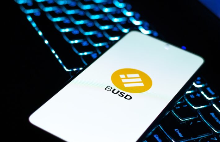 告発したのはライバルのサークル、バイナンスUSDの準備金問題:ブルームバーグ