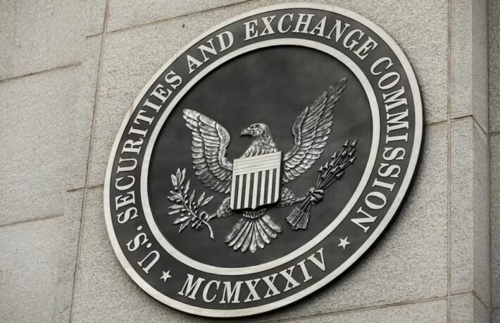 ビットコインETFは、グレイスケールの支配的地位を脅かす:バーンスタイン