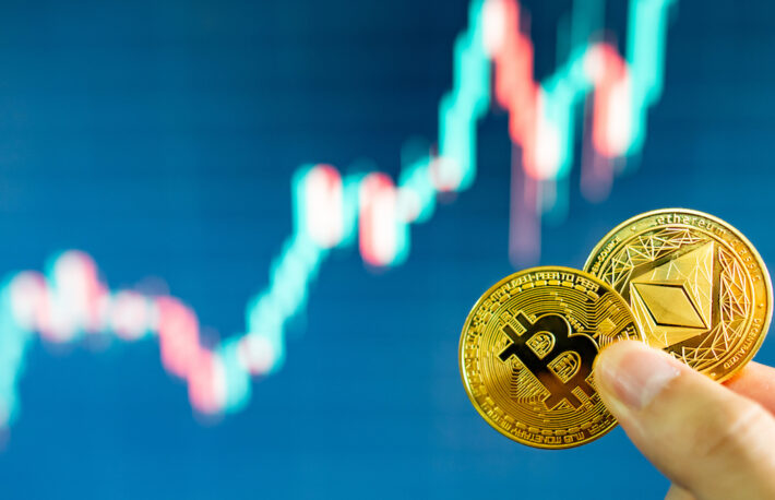 イーサリアムがビットコインを上回るパフォーマンスを見せた理由は?──アナリストの意見、割れる