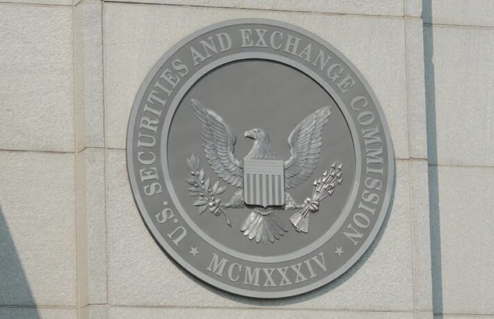 SEC、すべてのビットコインETF申請に対する決定を延期