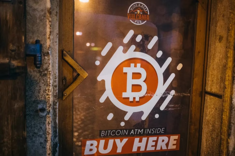世界のビットコインATM台数が2021年以来最低に