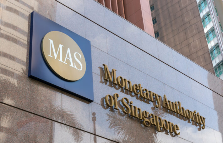 シンガポール、暗号資産投機抑制や投資資格緩和を含む規則を制定