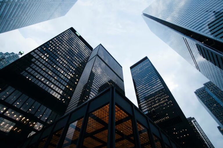ビットコインETFの影響と、次の半減期を控えた市場ダイナミクス