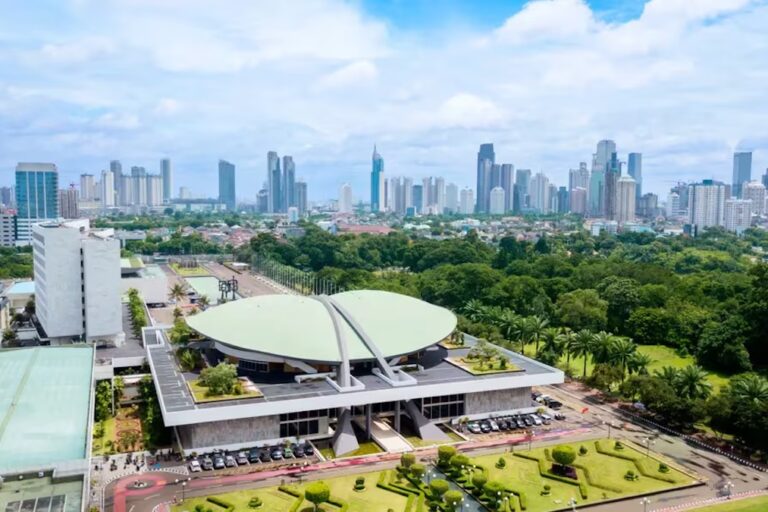 インドネシア当局、暗号資産企業にサンドボックス内でのテストを要求