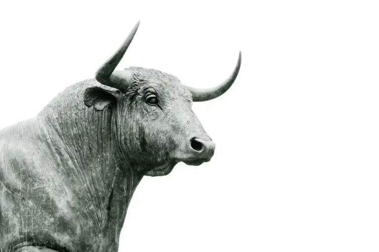 バーンスタイン、ビットコインの年末目標価格を9万ドルに引き上げ