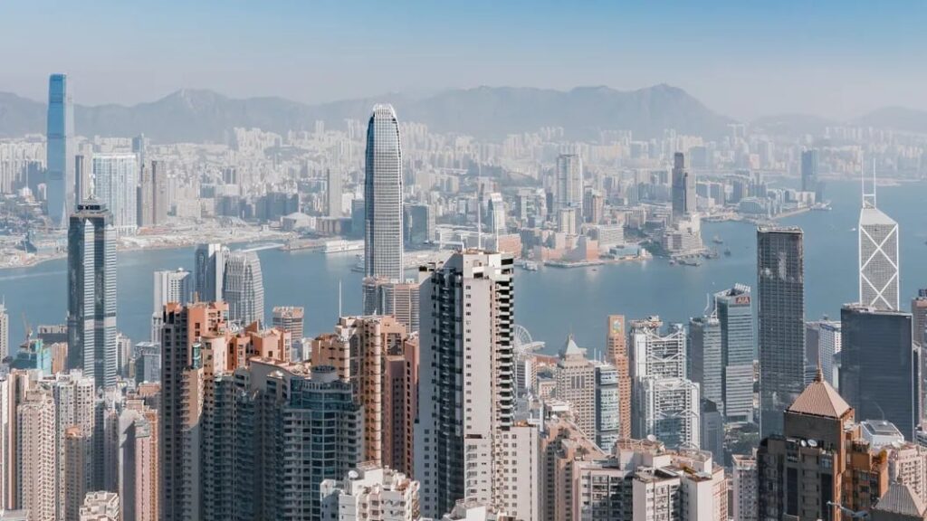 香港でビットコインETFとイーサリアムETFが承認されたと発行体が投稿──ビットコインとイーサリアムは上昇