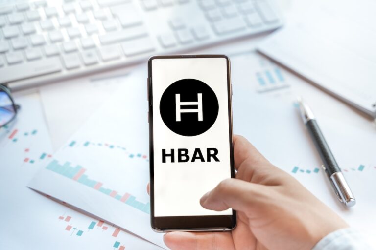 ヘデラのHBARが急騰──その後、ブラックロックとのつながりが薄いことがわかり25％下落