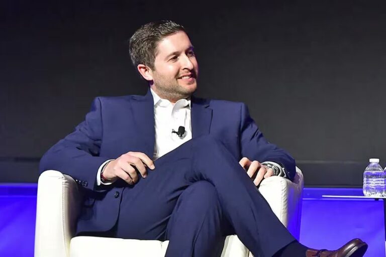 グレイスケールのソンネンシャインCEOが辞任──TradFiのベテランが後任に