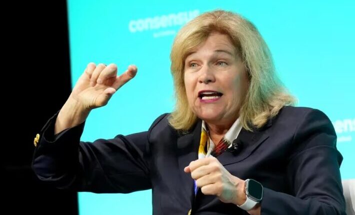 米資産運用大手CEO「金融業界はビットコインを過小評価」──取引規模はビザ・マスターカード合計の2倍