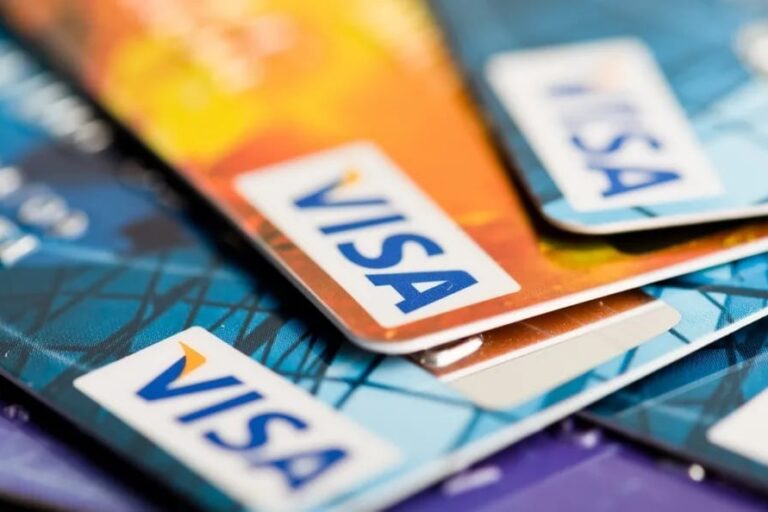 Visaとコインベース、デビットカードによるリアルタイム入金を可能に
