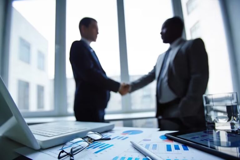 クラーケン、独自レイヤー2構築にOP Stack採用でオプティミズムから65億円相当の助成金