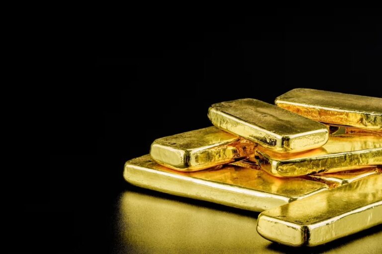 米中貿易摩擦の深刻化でゴールドが急騰、ナスダック先物は急落
