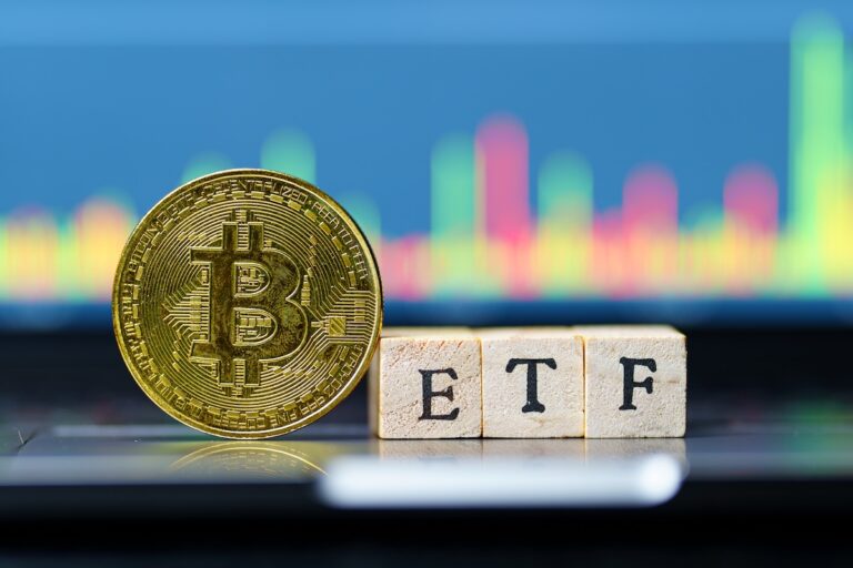 ビットコイン現物ETF、4月に8億ドルが流出する見込み──機関投資家は債券に固執