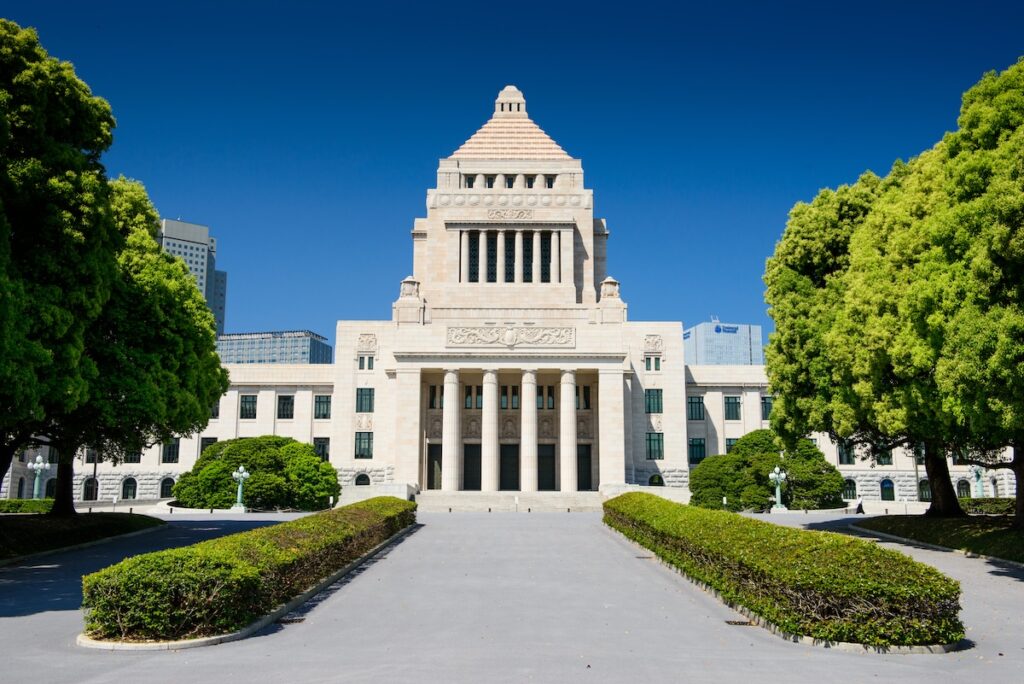 金融庁の暗号資産税制の検討は「6月末を目処に結論」──衆院予算委で塩崎議員の質問に加藤財務相が答える