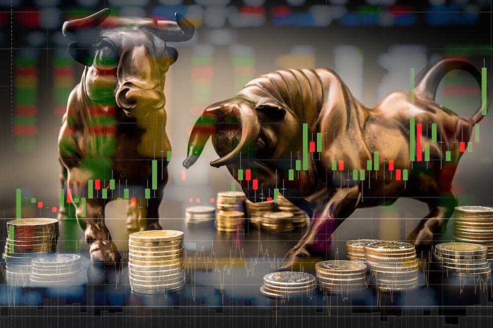 TRUMP、XRPが12%急騰し、FOMCを控えた暗号資産の反発を牽引