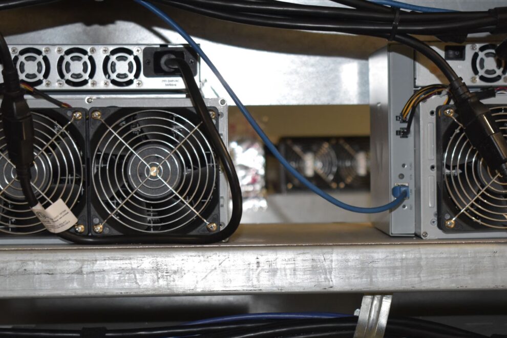 クリーンスパーク、ビットコインの長期保有戦略を放棄──株式発行による希薄化を回避