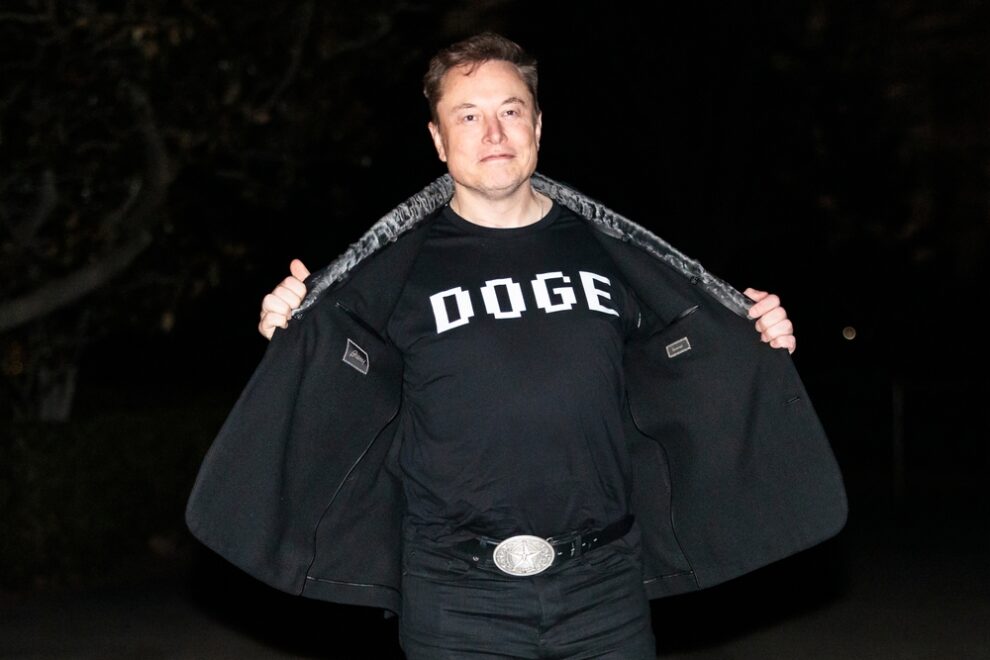 イーロン・マスク氏のX、投資と取引を「間もなく」開始へ:FT