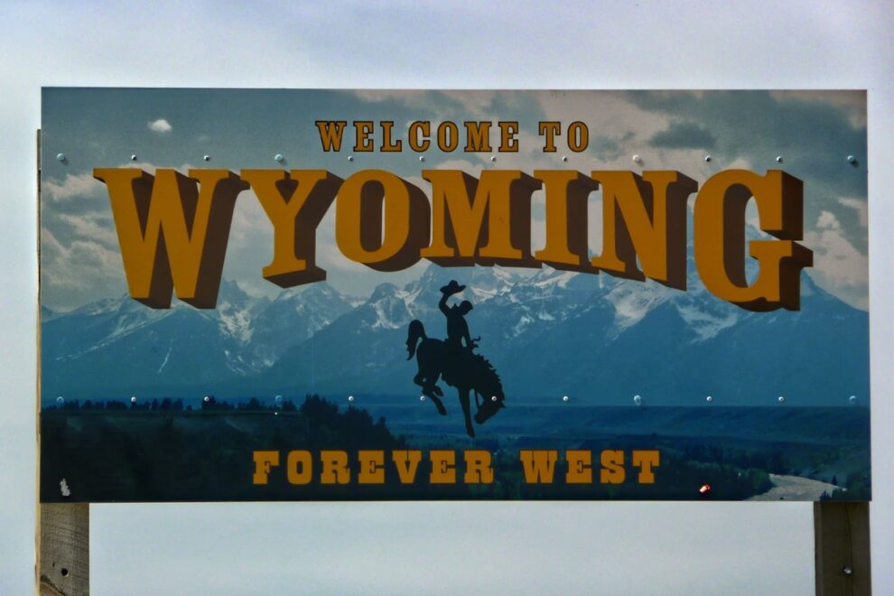 ワイオミング州、米国初の州発行ステーブルコインをローンチ──7つのブロックチェーンに展開