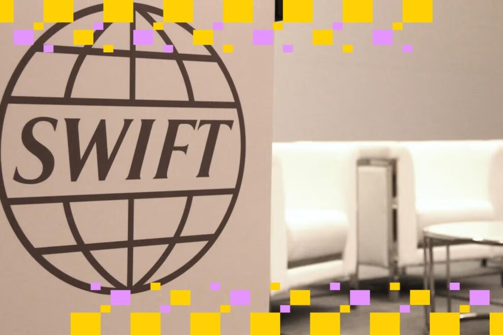 SWIFT、ブロックチェーンベースの台帳を開発へ──24時間365日対応の国際決済向け